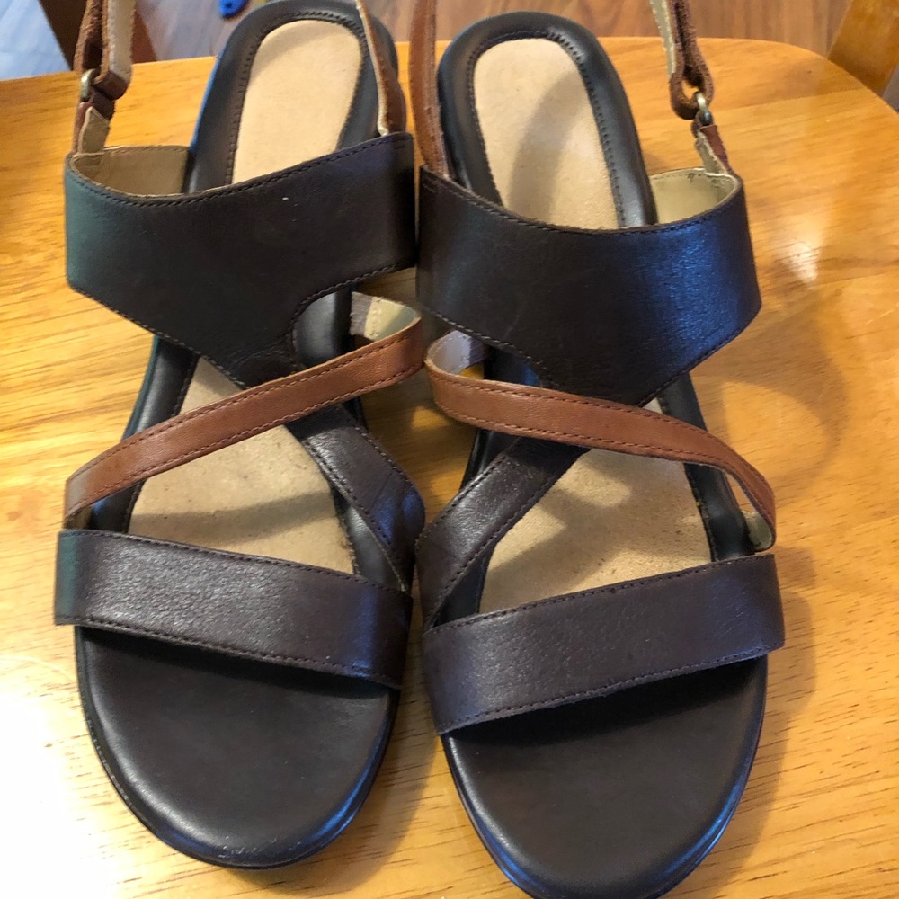 Naturalizer heeled two tone sandals